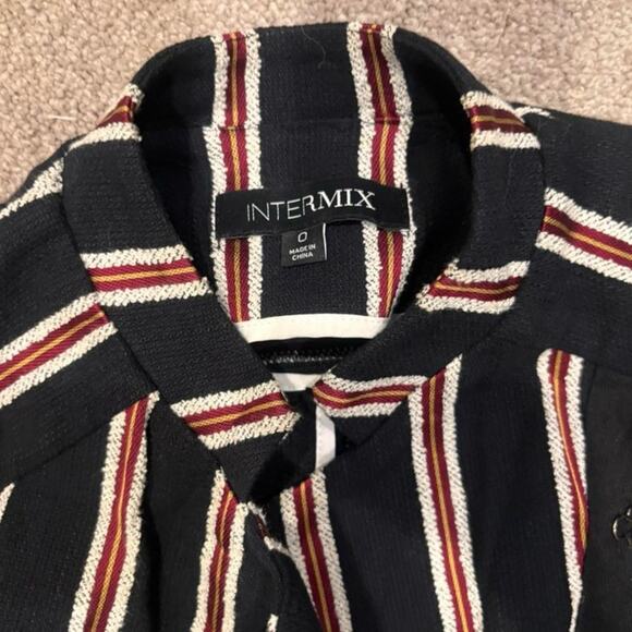 Blazer - Picture 2 of 4